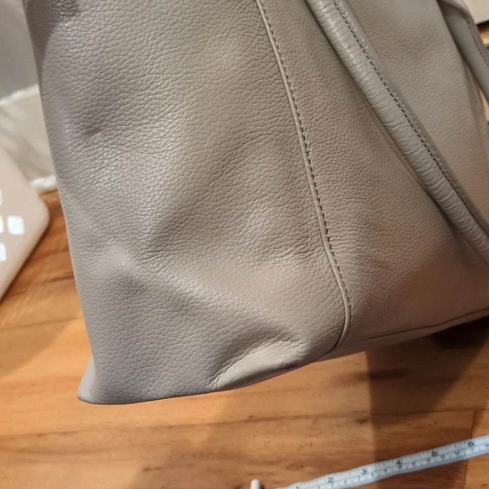 Kate Spade PROJECT Renny Drive Francis in clocktower Taupe Bag STORYBOOK Lining - Picture 11 of 15